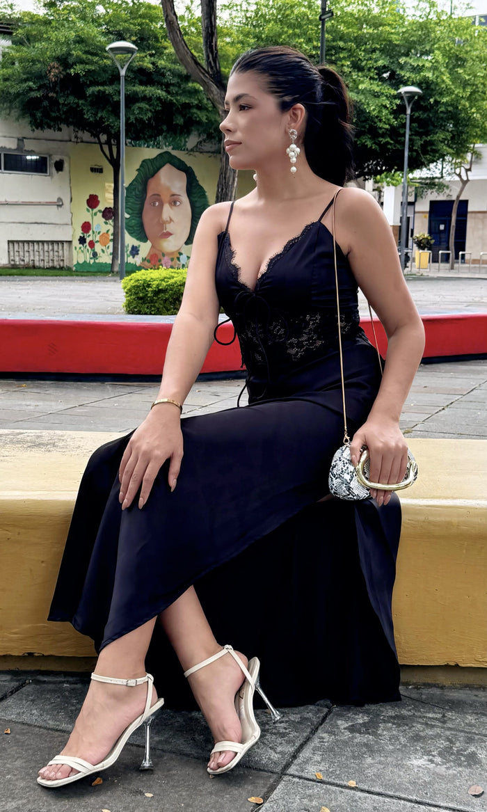 Vestido Midi Encaje Asimétrico