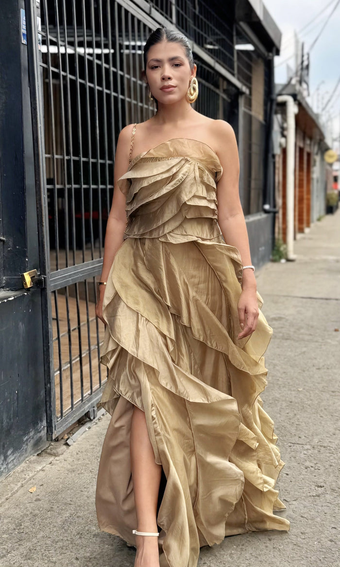 Vestido Largo Dorado Volantes