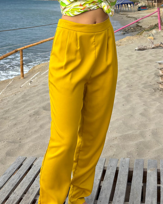 Pantalón Mostaza con Pliegues