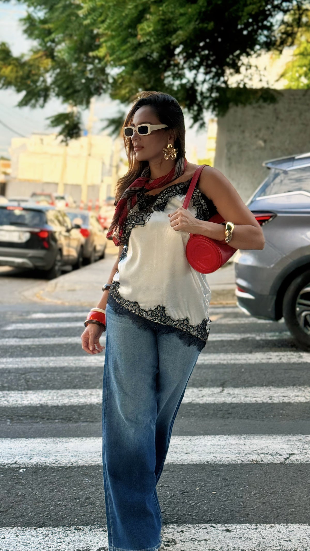 Blusa Saten Encaje Asimetrica :: Marfil