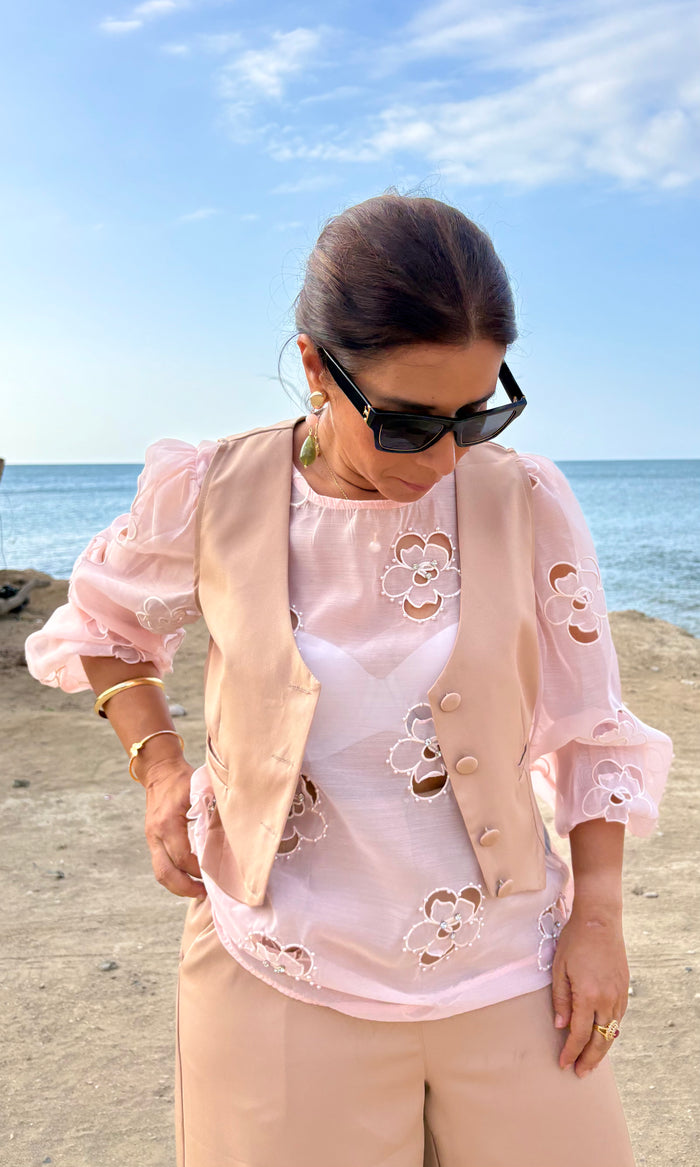 Blusa Flores Caladas y Perlas 