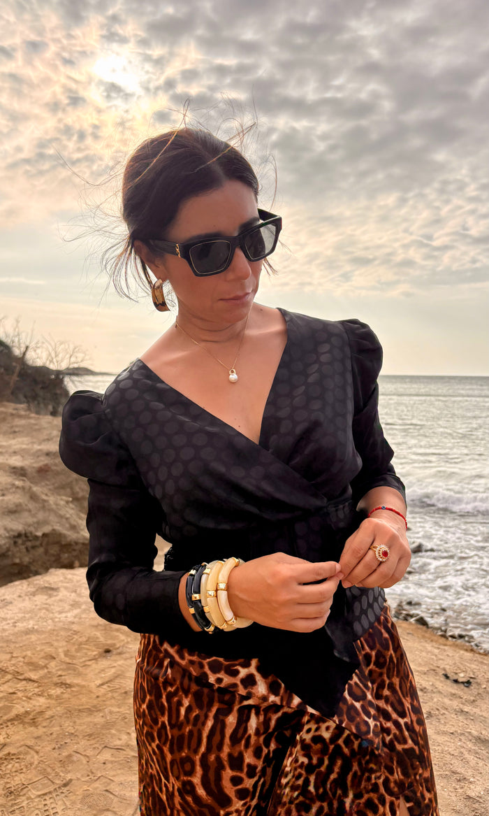 Blusa Lunares Cruzada con Peplum 