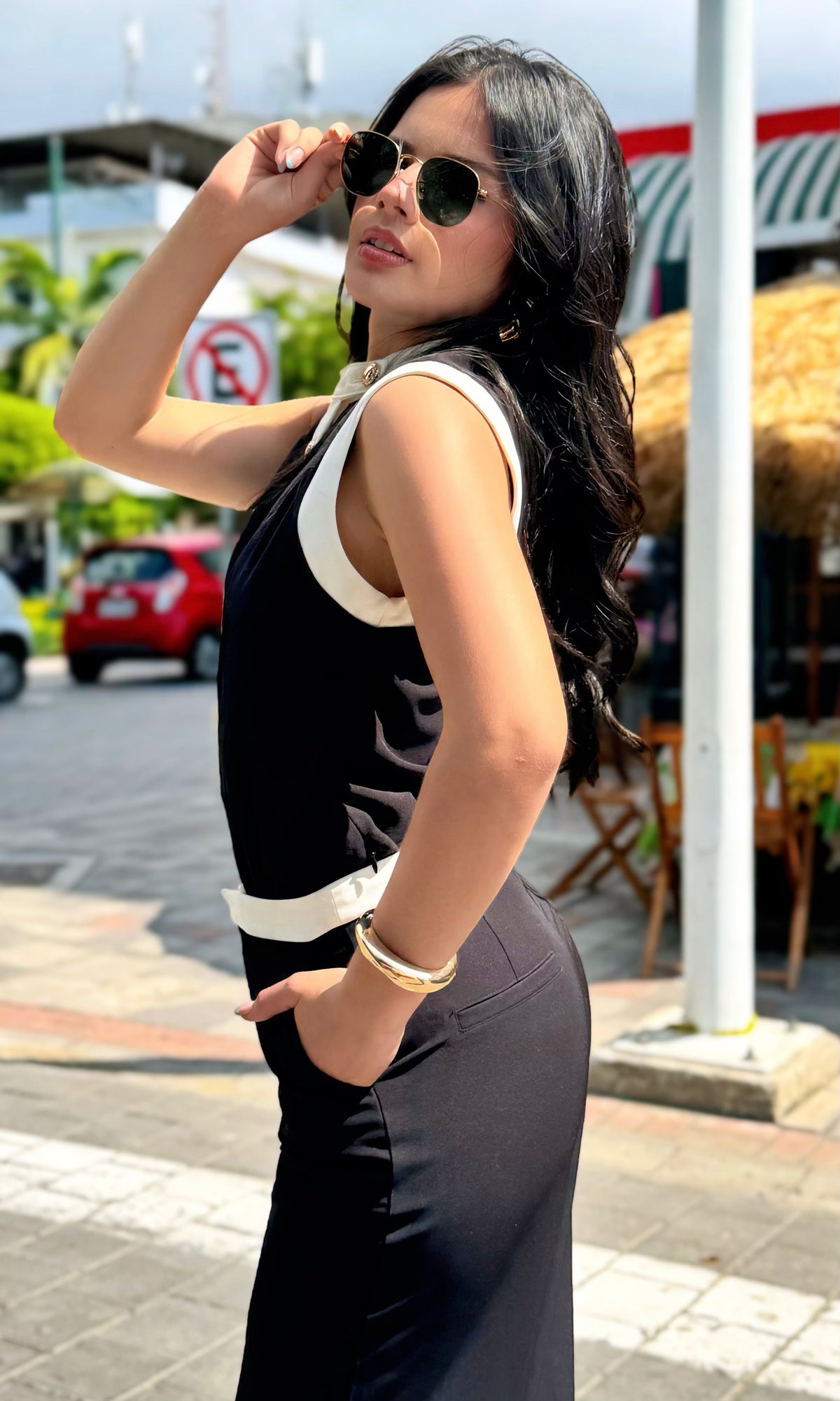 Conjunto Negro Botones Dorados