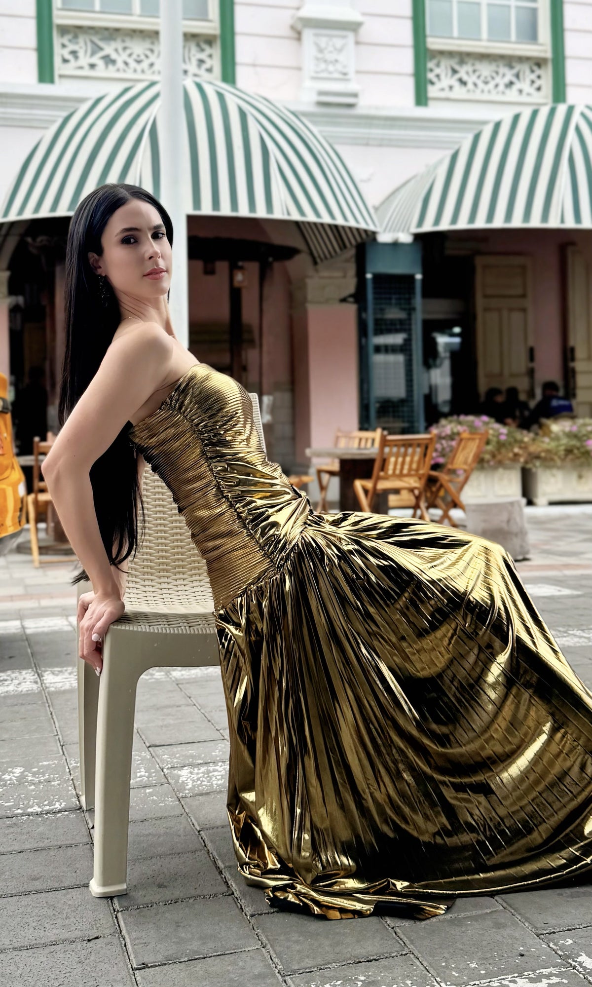 Vestido Largo Metalizado Plisado Dorado