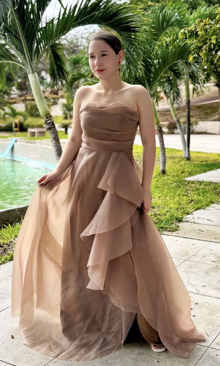 Vestido Strapless Volantes Café