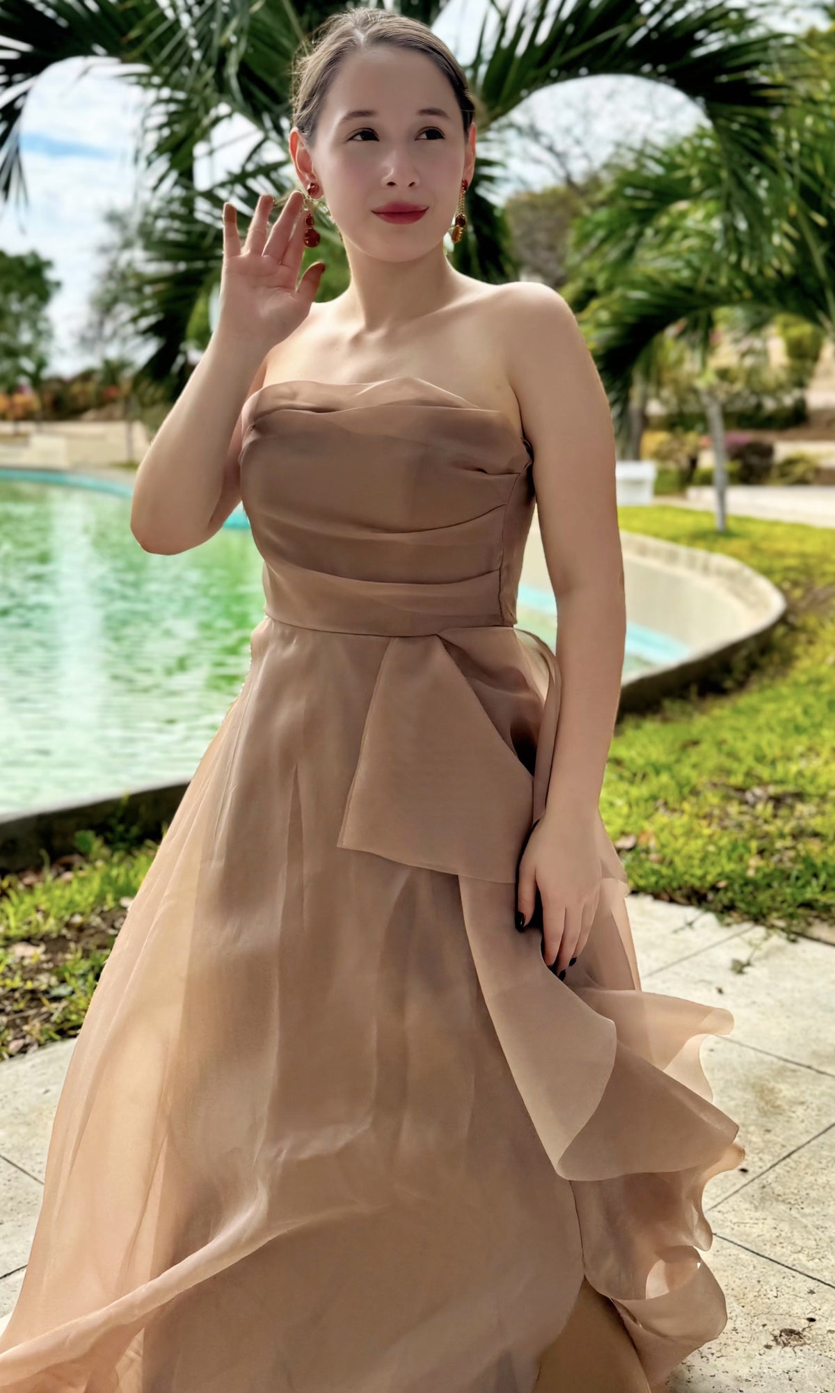 Vestido Strapless Volantes Café