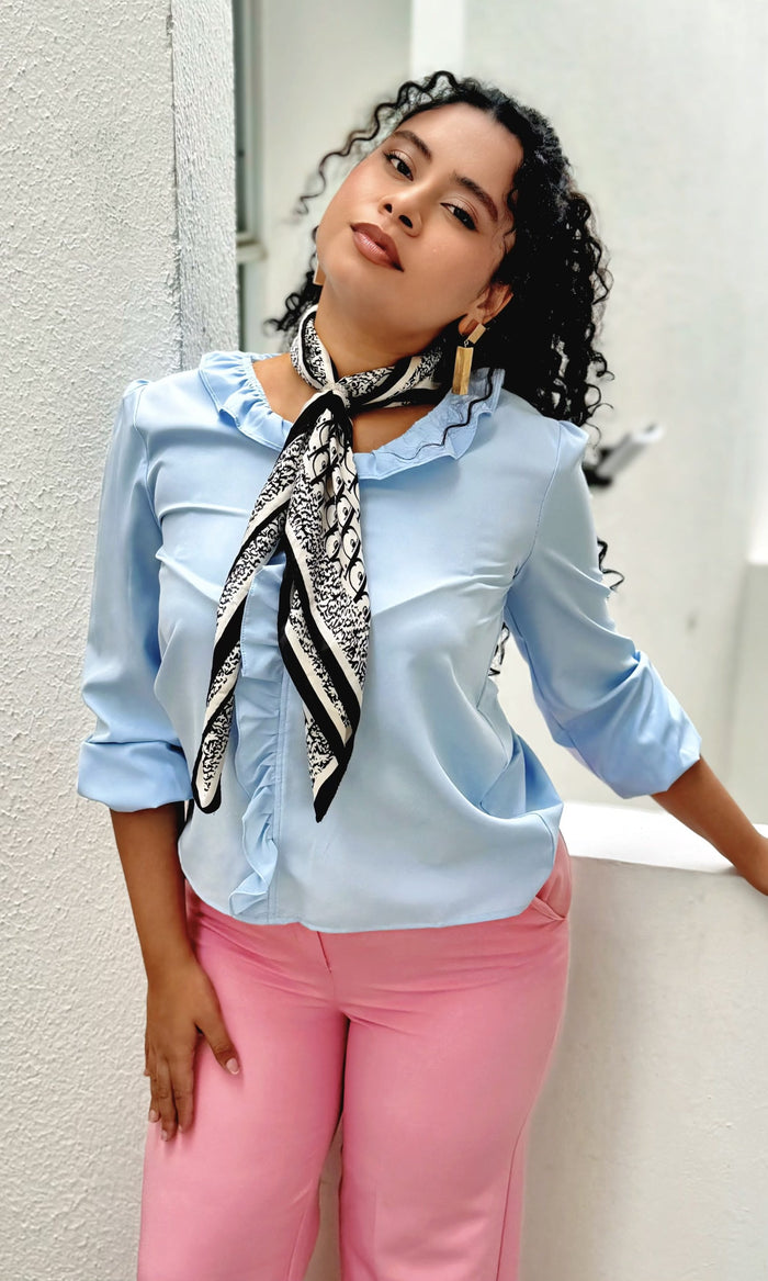 Blusa Cuello Volante Celeste