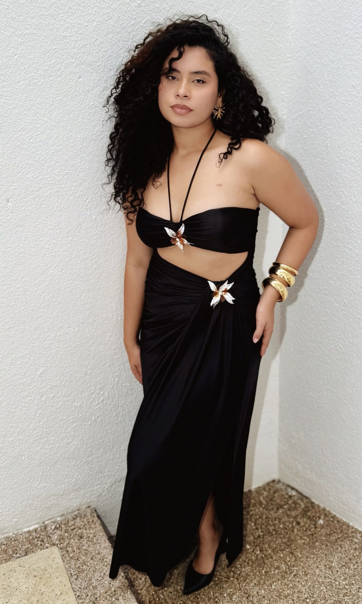 Vestido Halter Flores Doradas Negro