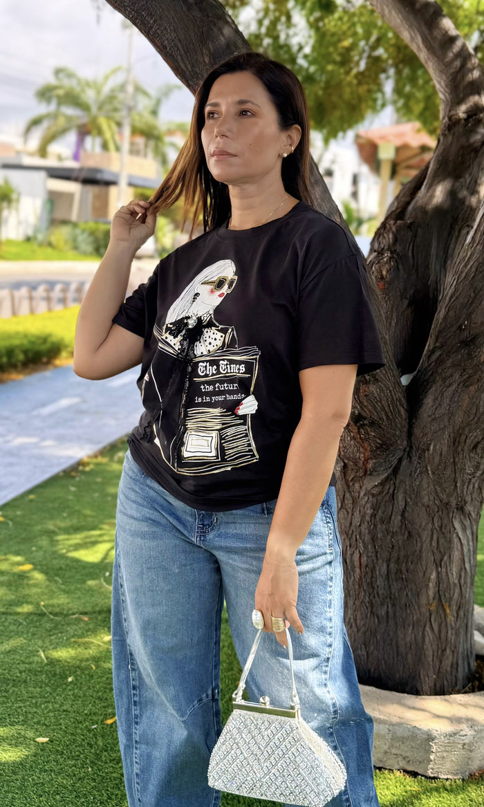 Camiseta Ilustración Periódico Negro