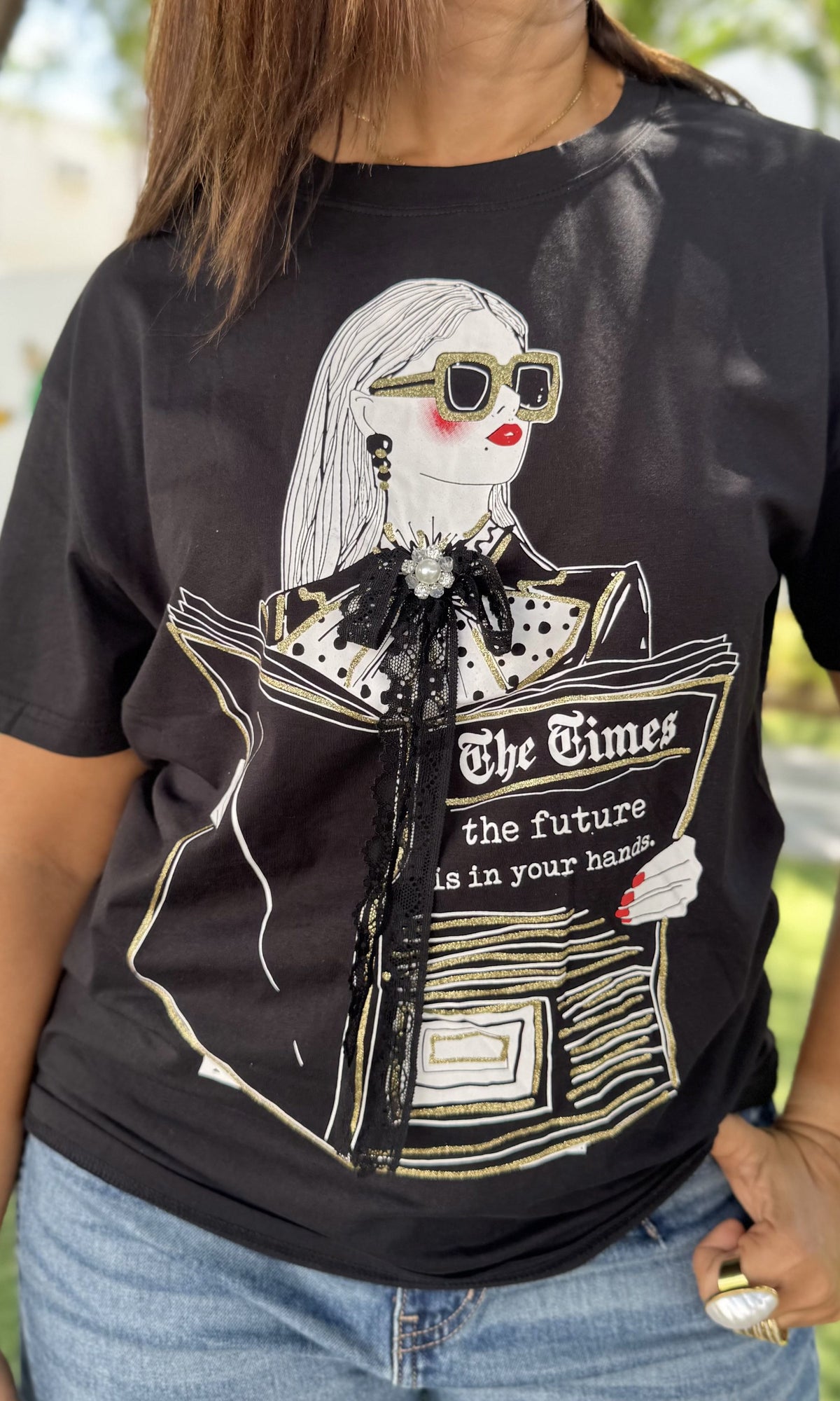 Camiseta Ilustración Periódico Negro