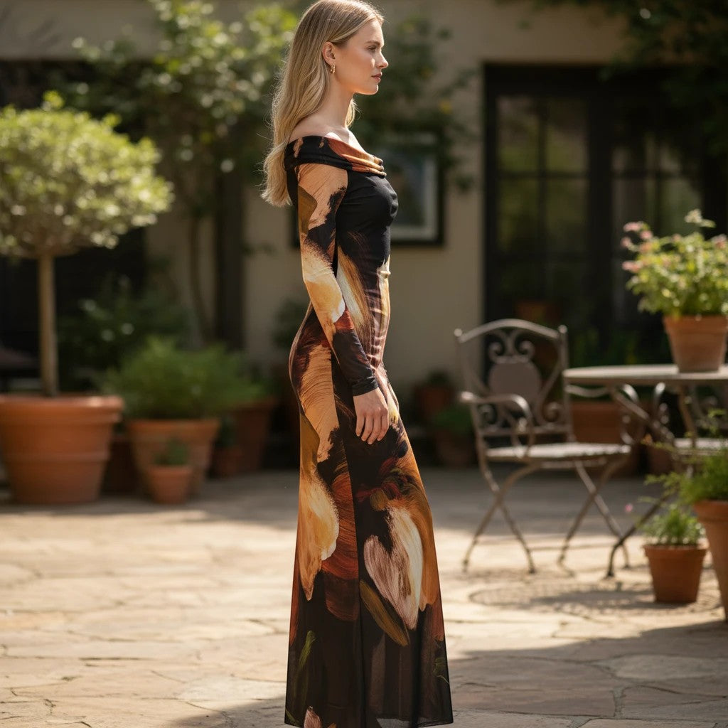Vestido largo Exotica de manga larga con estampado floral abstracto en tonos tierra y escote barco en patio exterior