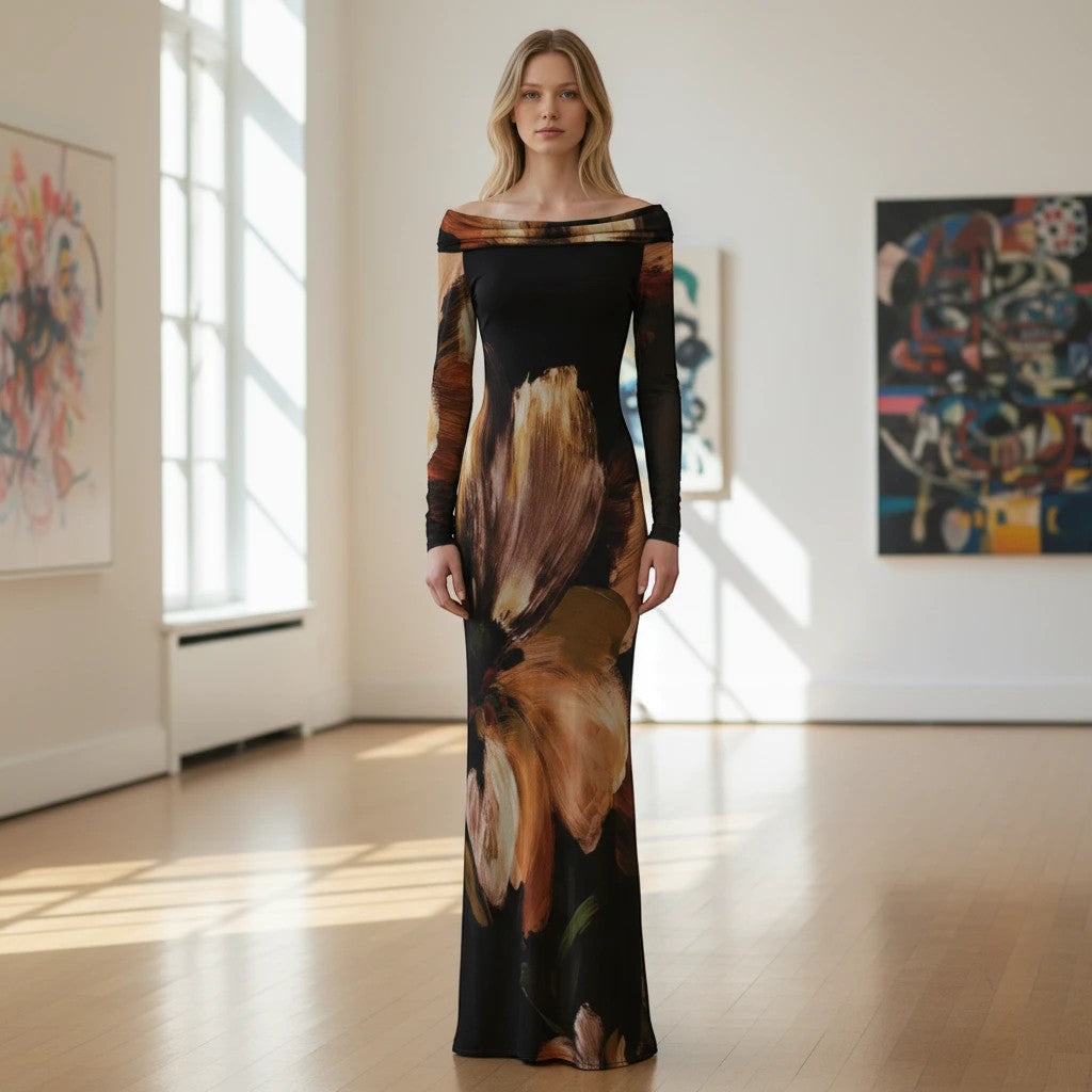 Vestido largo Exotica con escote barco, manga larga y estampado floral abstracto en tonos tierra y negro