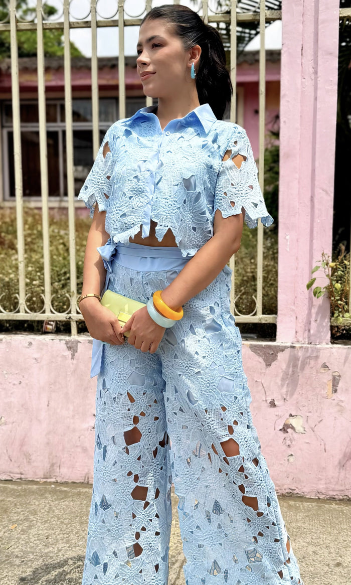 Conjunto Encaje Calado Celeste