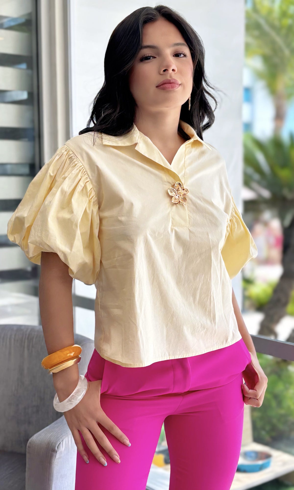 Blusa Corta Abullonada Crema