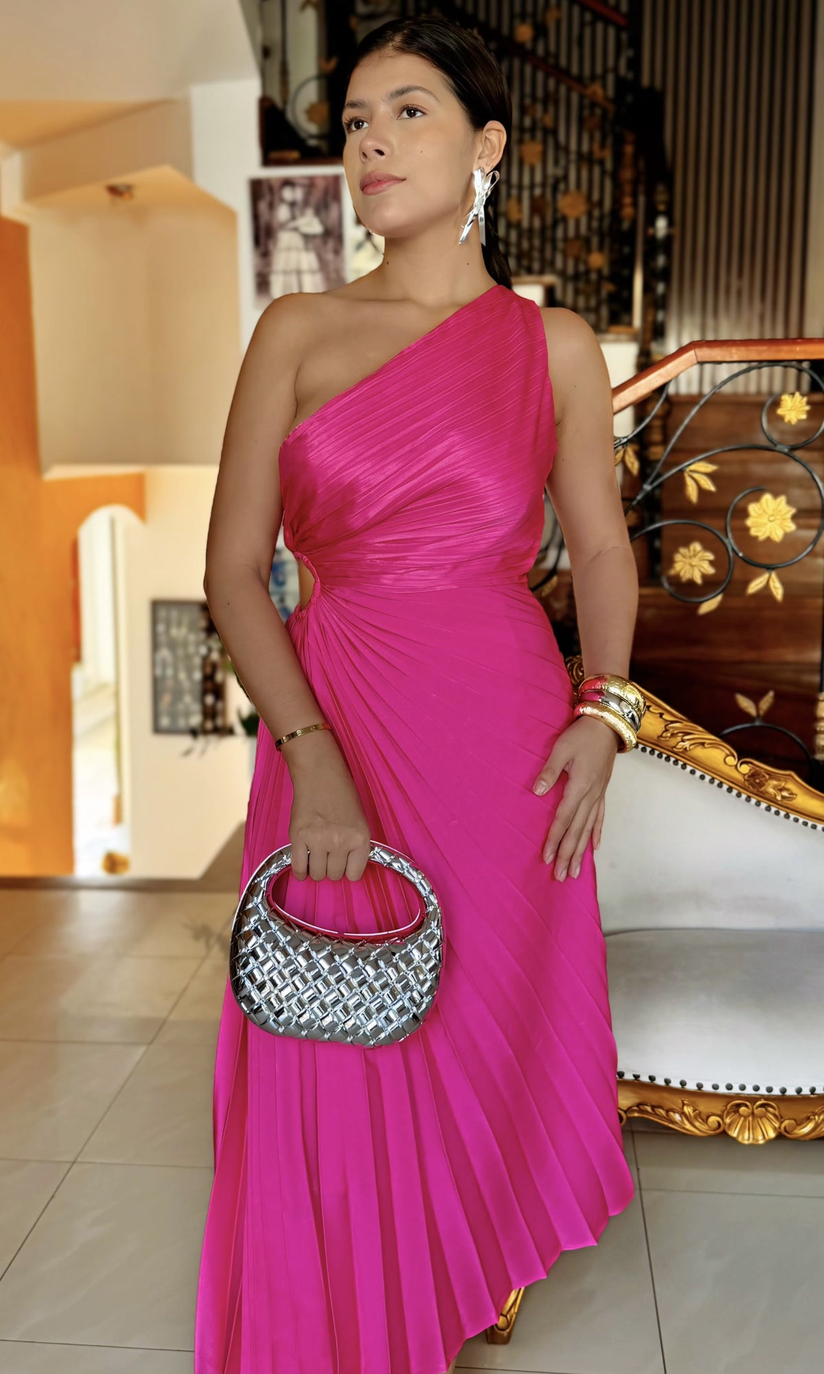 Vestido Midi Plisado Asimétrico Fucsia