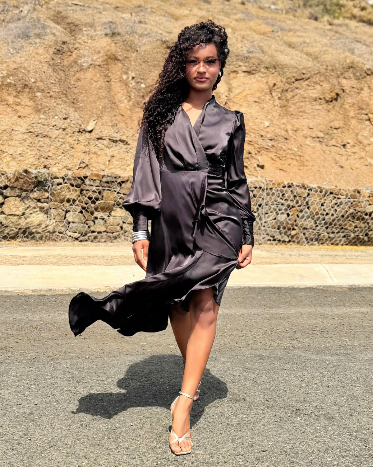 Vestido Midi Saten Cruzado