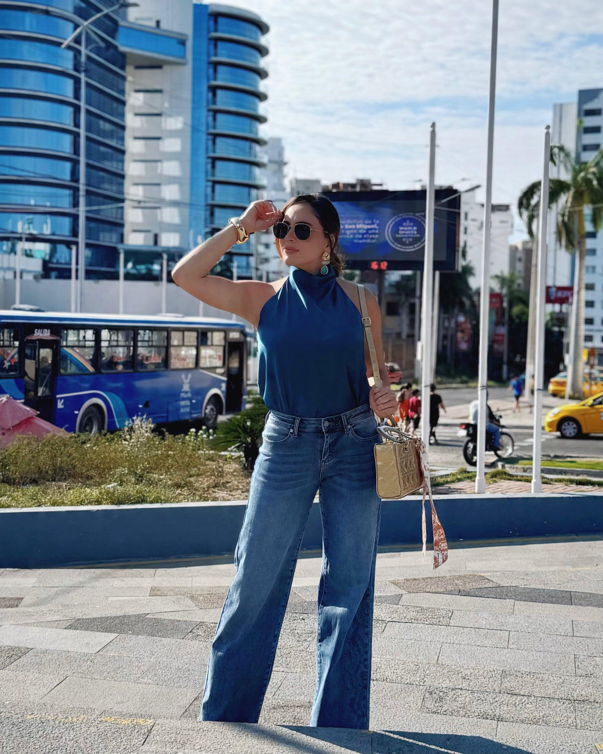 Blusa Saten Lazo Cuello Alto :: Petróleo