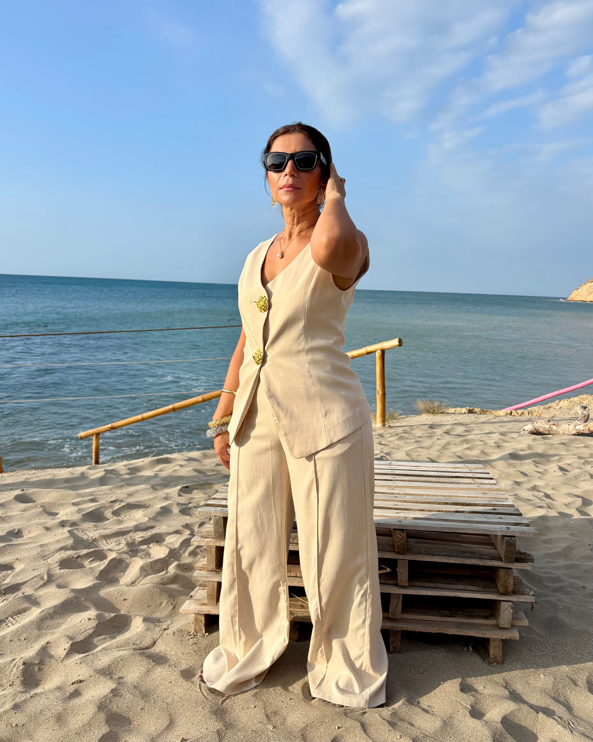 Conjunto Chaleco y Pantalón Beige