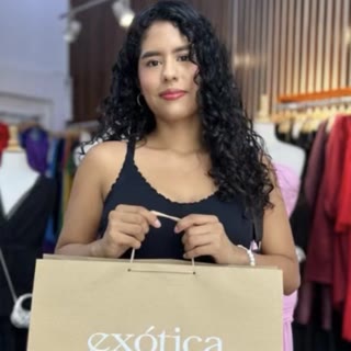 Clienta feliz de Exótica
