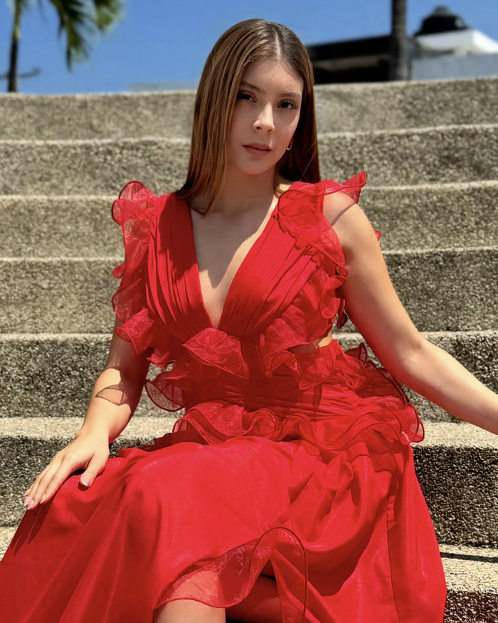 Modelo con vestido rojo