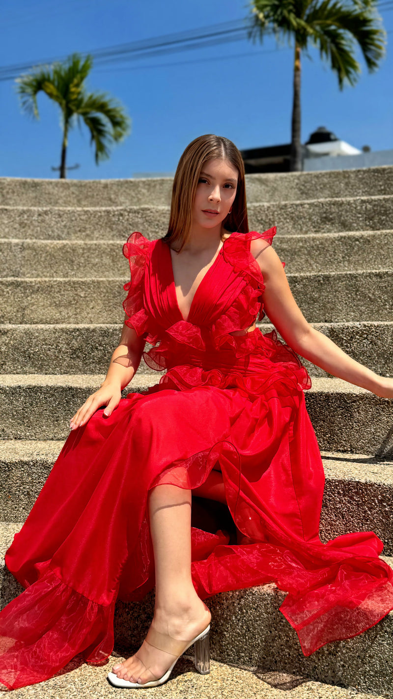 Modelo con vestido rojo